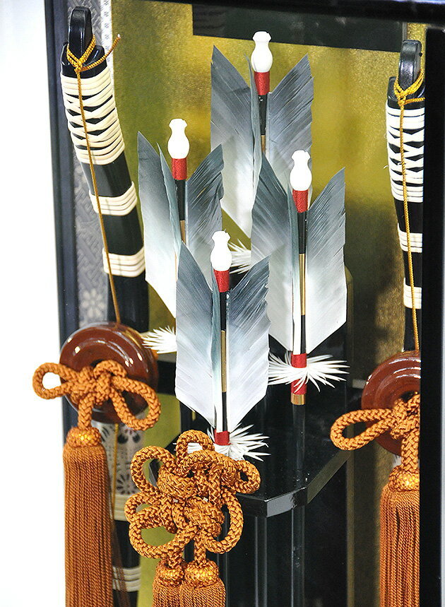 破魔弓ケース入り飾りセット【A1912】秀光オリジナル限定品　古典的なデザインの弓と矢羽根を組合せた破魔弓ケース飾り
